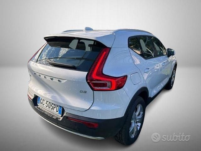 Usata Volvo XC40 Business Edition 150 CV (110 kW) 2020 Bianco metallizzato SUV