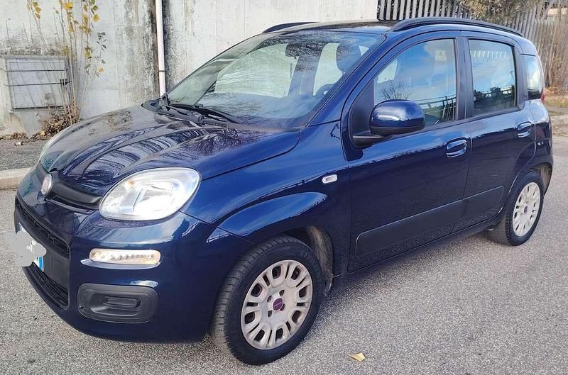 Usata Fiat Panda Lounge 69 CV (50 kW) 2014 Blu/azzurro Utilitaria