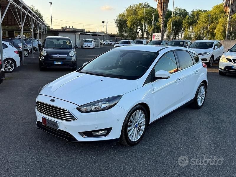 Usado Ford Focus Titanium 95 HP (69 kW) 2014 Branco Sedan