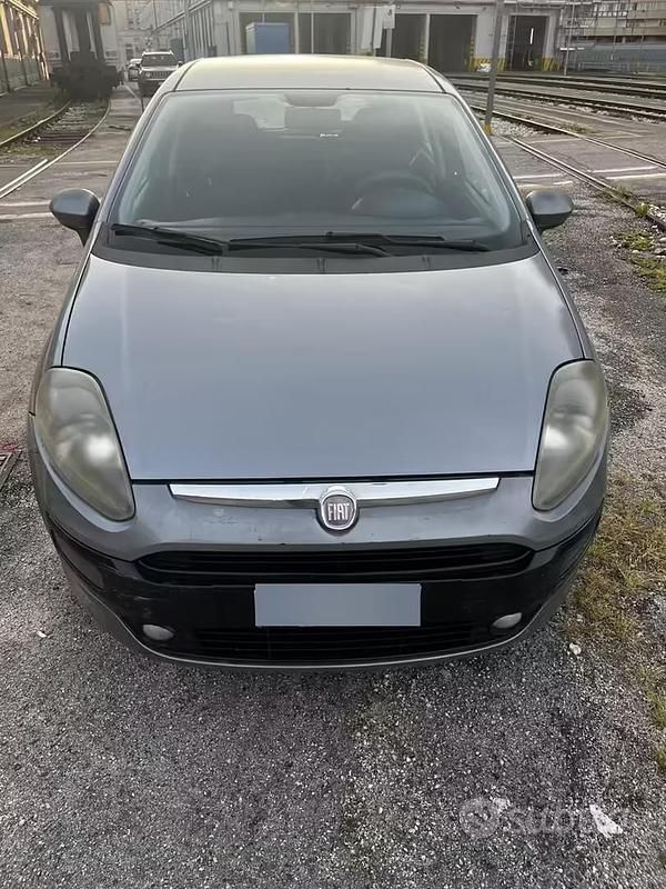 Usata Fiat Punto Evo 75 CV (55 kW) 2011 Grigio Utilitaria
