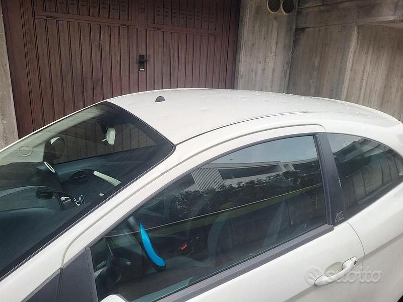 Usata Ford Ka 69 CV (50 kW) 2012 Bianco Utilitaria