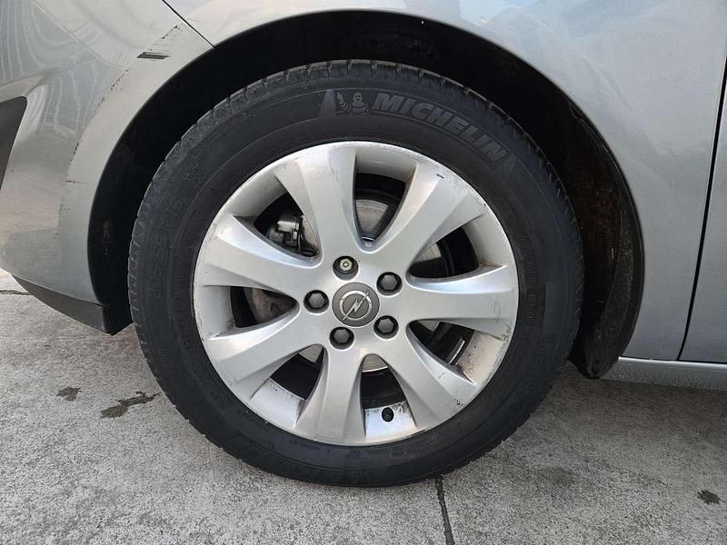 Usata Opel Meriva Cosmo 95 CV (69 kW) 2012 Argento Monovolume