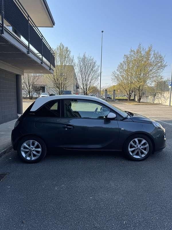 Usata Opel Adam 90 CV (66 kW) 2016 Utilitaria