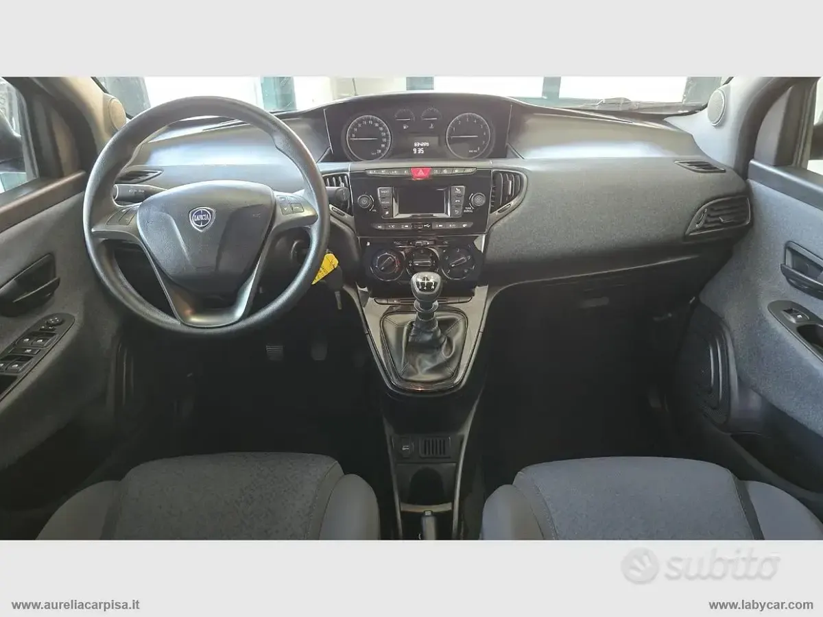 Usata Lancia Ypsilon Silver 69 CV (50 kW) 2022 Grigio Utilitaria