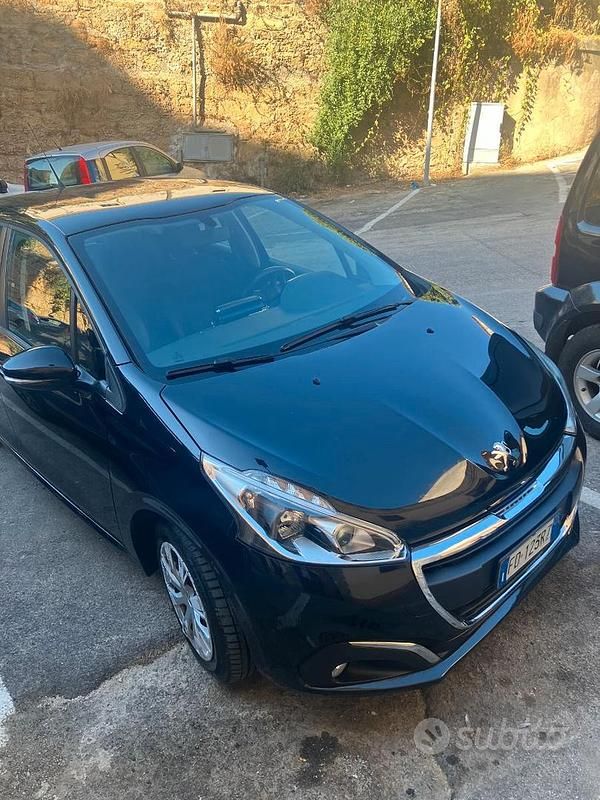 Usata Peugeot 208 75 CV (55 kW) 2016 Nero Utilitaria