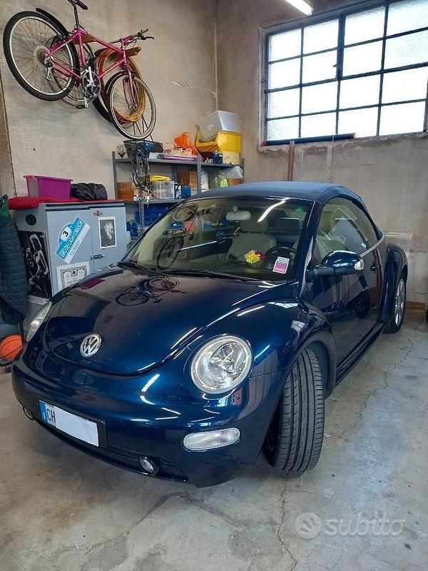 Usata VW New Beetle 116 CV (85 kW) 2003 Blu Utilitaria