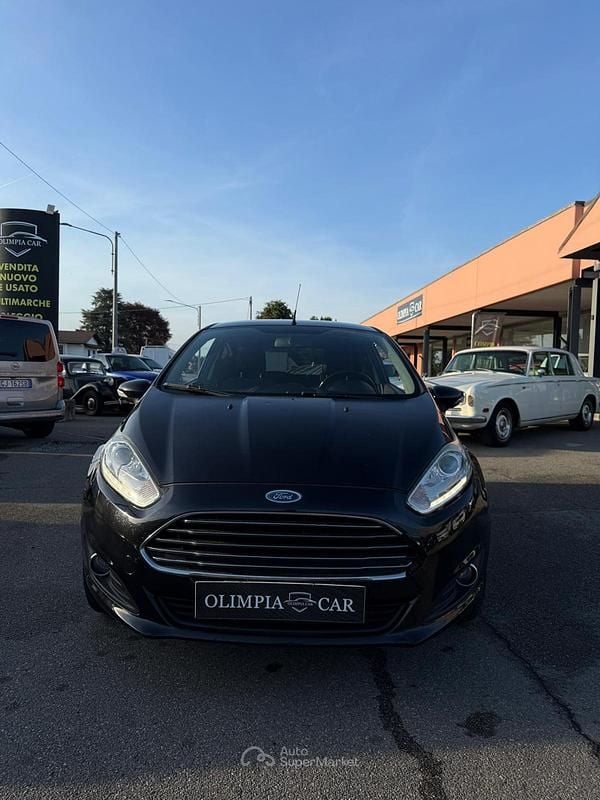 Usata Ford Fiesta 75 CV (55 kW) 2013 Nero Utilitaria
