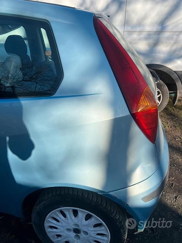 Usata Fiat Punto 2000 Blu Utilitaria