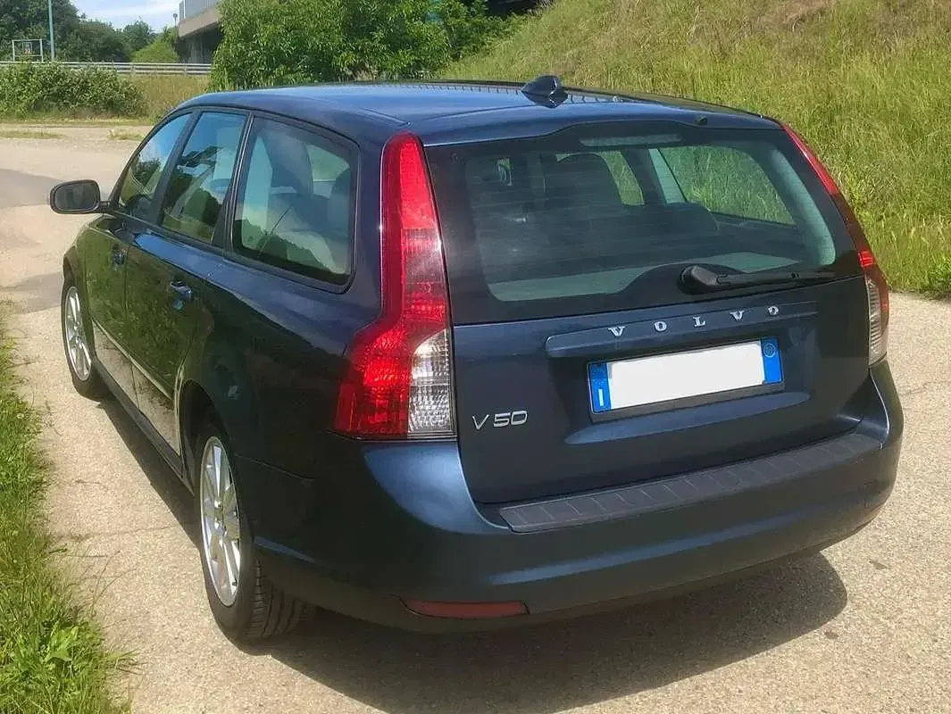Usata Volvo V50 Drive Kinetic 109 CV (80 kW) 2009 Blu/azzurro Station wagon