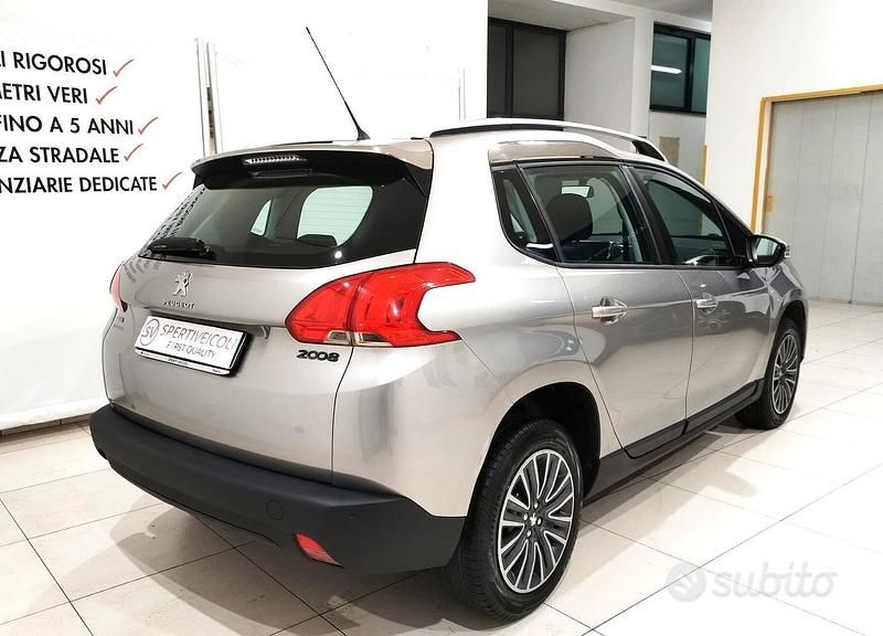 Usata Peugeot 2008 Active 100 CV (73 kW) 2016 Grigio SUV