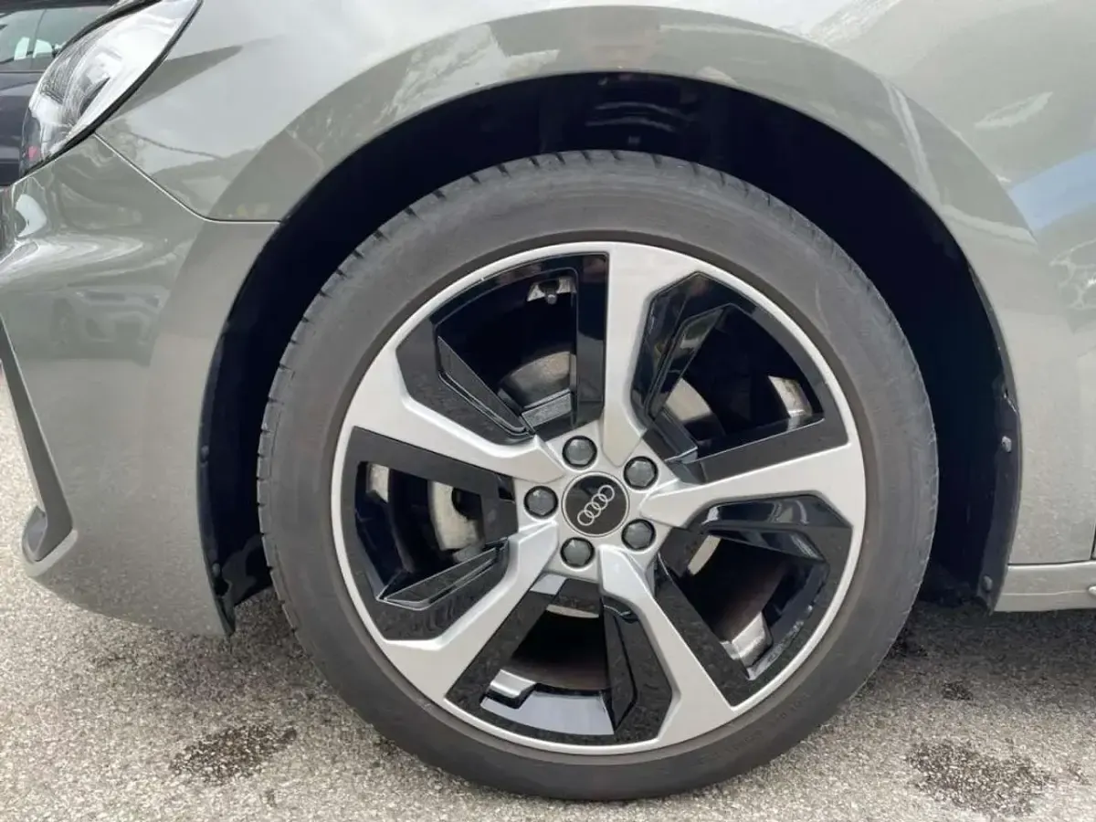 Nuova Audi A1 S-Line 110 CV (80 kW) 2026 Grigio SUV