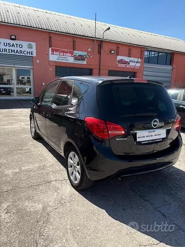 Usata Opel Meriva 100 CV (73 kW) 2011 Nero Monovolume