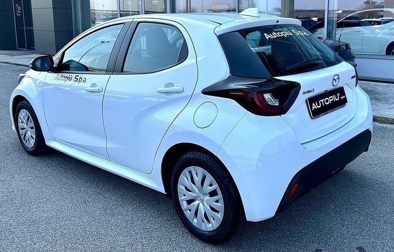 Usata Mazda 2 116 CV (85 kW) 2024 Lunar white Utilitaria