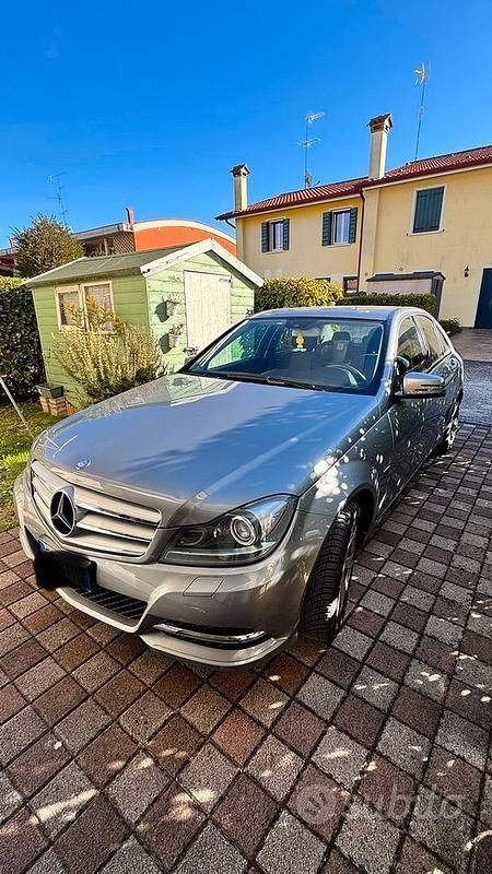 Usata Mercedes C200 184 CV (135 kW) 2012 Grigio Berlina