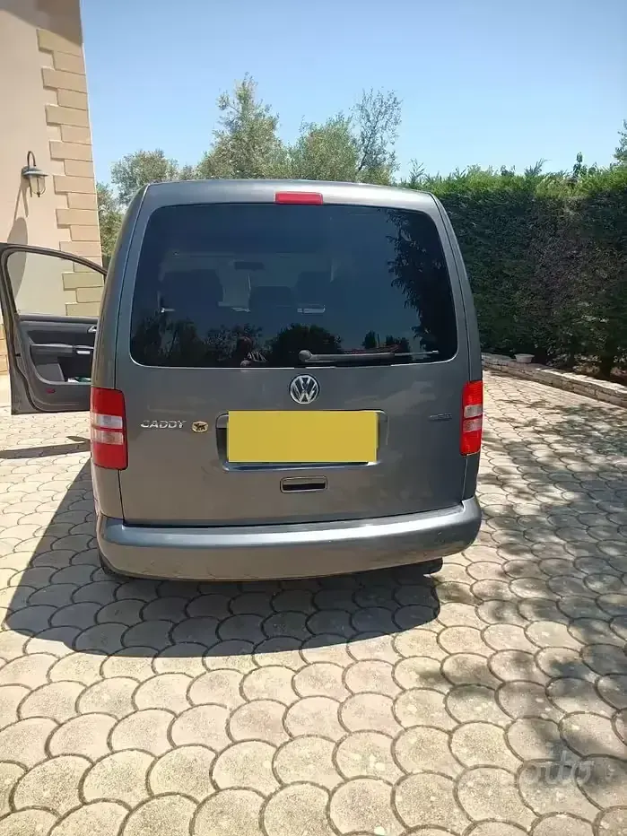 Usata VW Caddy 109 CV (80 kW) 2013 Grigio Monovolume
