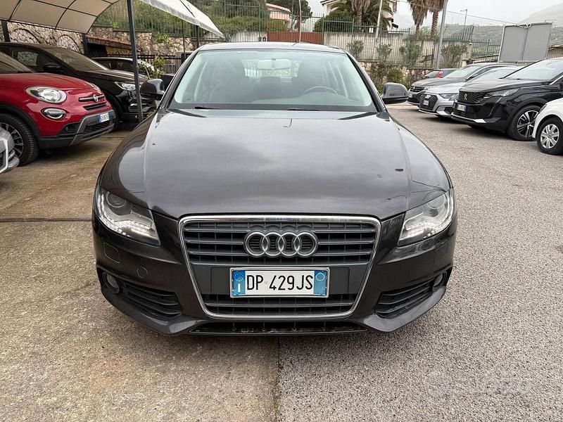 Grigio Usata 2008 Audi A4 Advanced Plus Tre volumi | 7500 € (Buon prezzo) - Immagine 1/4