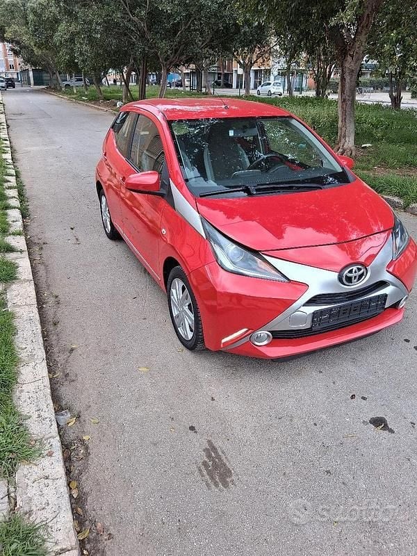 Usata Toyota Aygo 2016 Rosso Utilitaria