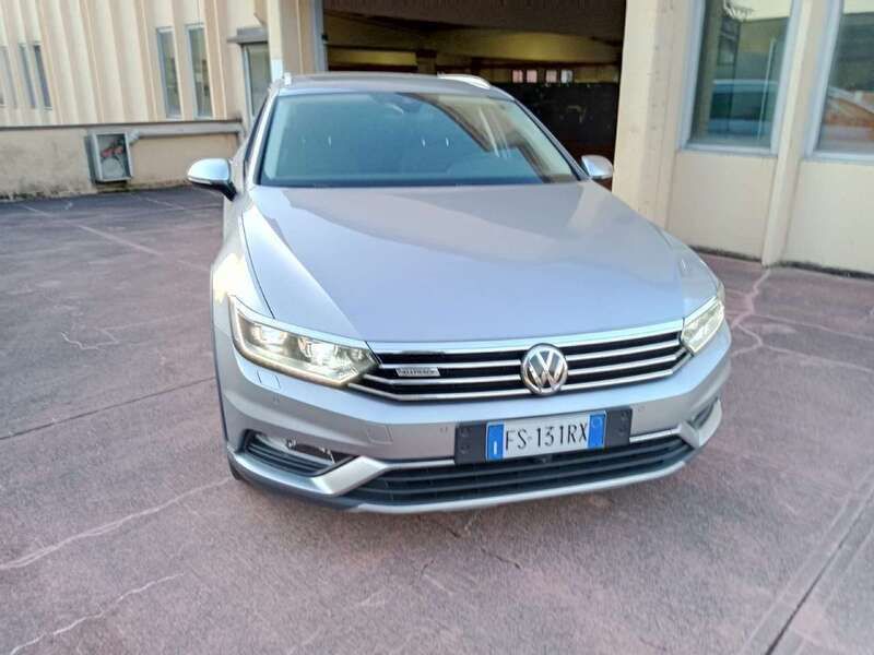 Grigio Usata 2019 VW Passat Alltrack Station wagon | 13.900 € (Buon prezzo) - Immagine 1/4