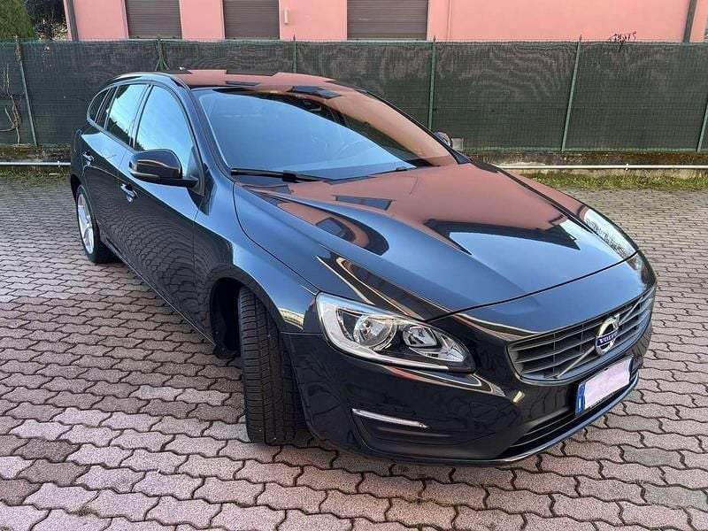 Usata Volvo V60 Summum 120 CV (88 kW) 2017 Grigio Station wagon