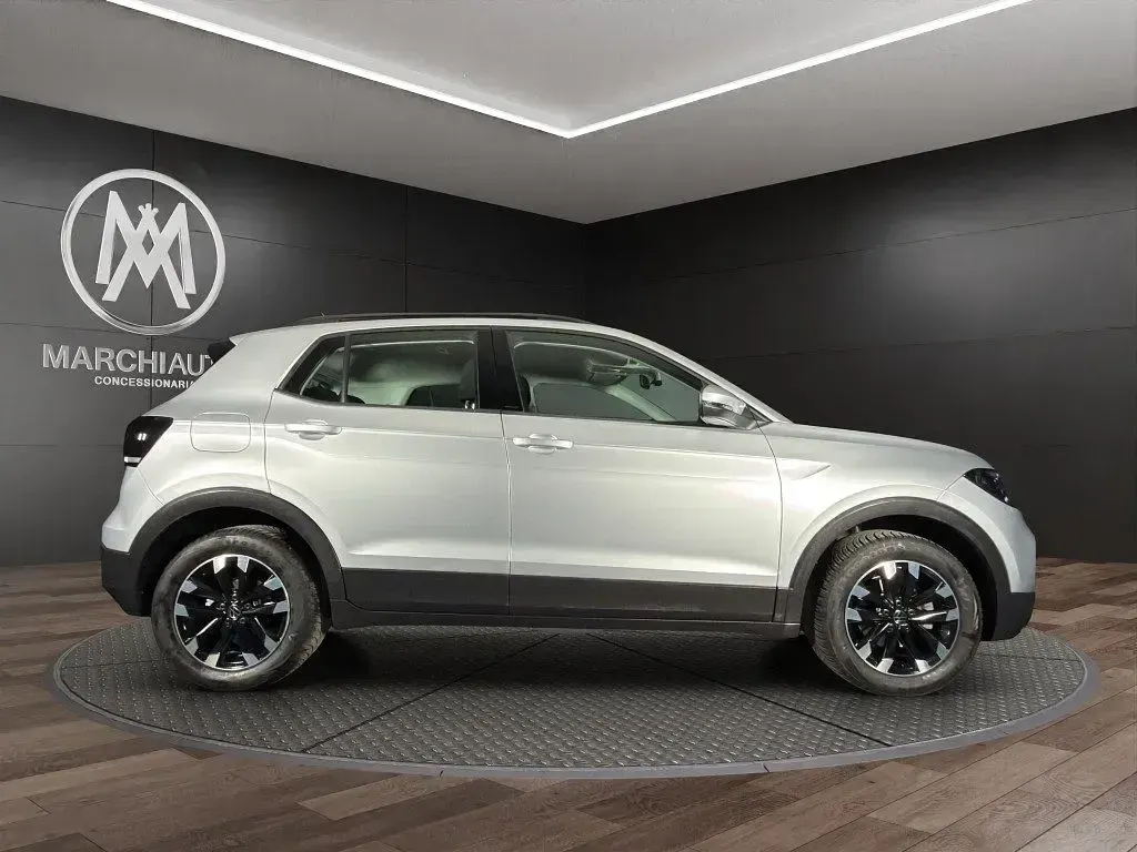Usado VW T-Cross Advance 110 CV (80 kW) 2022 Plateado SUV