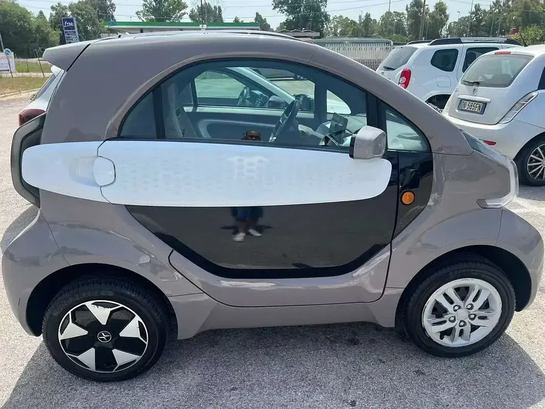 Usata XEV Yoyo 7 kW (10 CV) 2023 Beige Utilitaria
