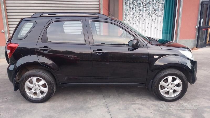 Usata Daihatsu Terios 86 CV (63 kW) 2007 Nero SUV