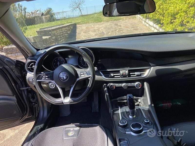 Usata Alfa Romeo Giulia 160 CV (117 kW) 2019 Nero Berlina