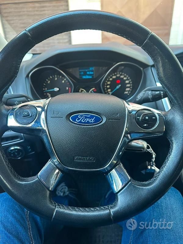 Usata Ford Focus 115 CV (84 kW) 2013 Grigio Berlina