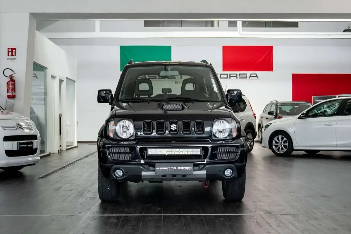 Usata Suzuki Jimny 86 CV (63 kW) 2008 Nero SUV