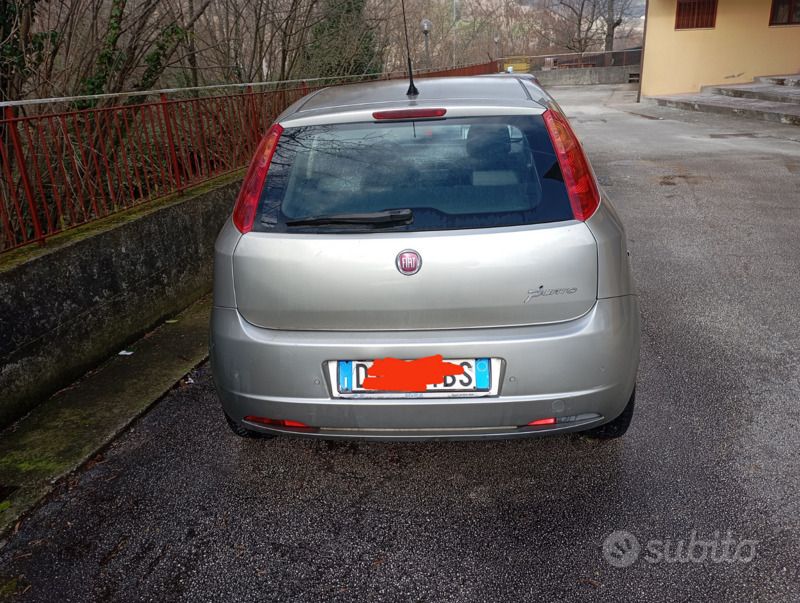 Verde Usata 2008 Fiat Grande Punto Due volumi | 4500 € (Molto cara) - Immagine 1/4