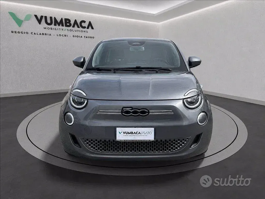 Usata Fiat 500e Icon 86 kW (118 CV) 2022 Grigio Berlina