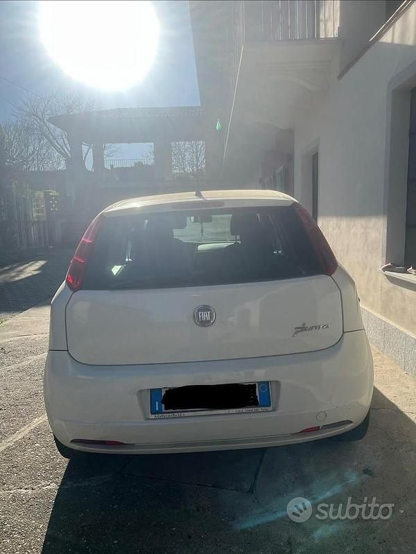 Usata Fiat Grande Punto 69 CV (50 kW) 2012 Bianco Utilitaria