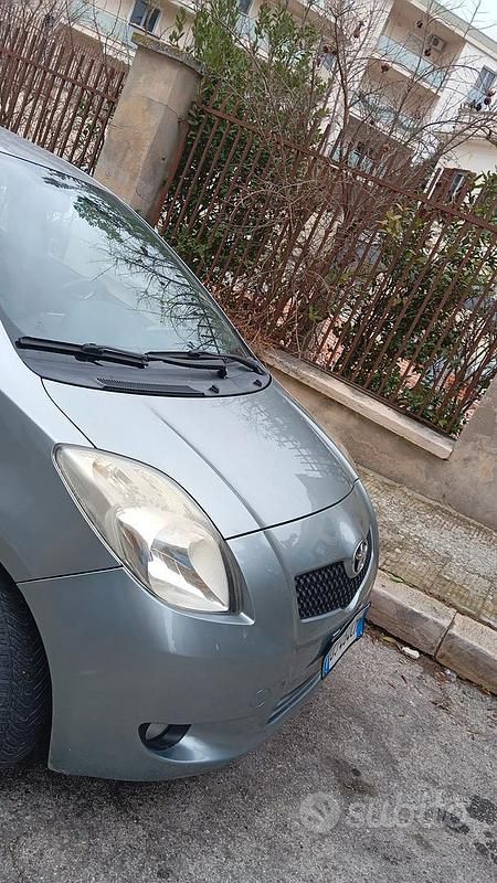 Usata Toyota Yaris 2008 Grigio Berlina