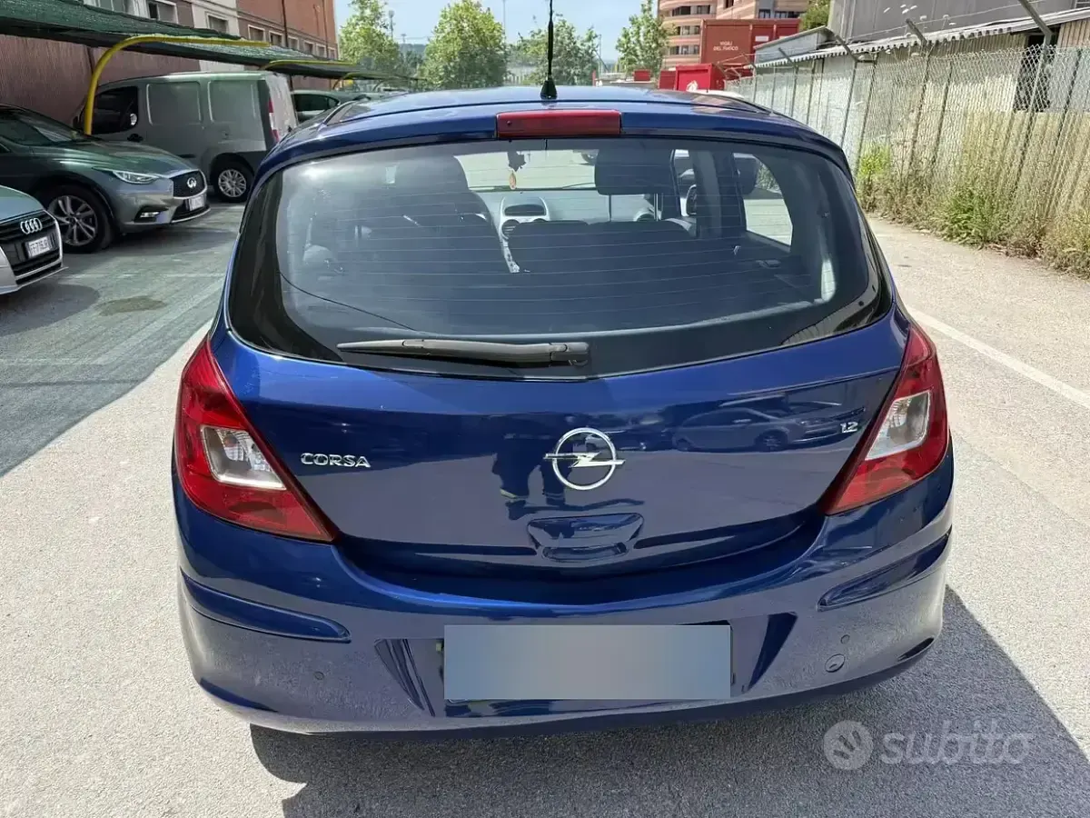 Usata Opel Corsa 80 CV (58 kW) 2007 Bluazzurro Utilitaria