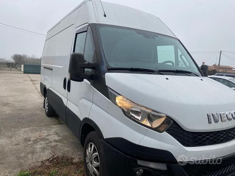 Usata Iveco Daily 126 CV (92 kW) 2016 Bianco