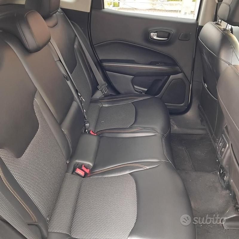 Usata Jeep Compass Limited 140 CV (102 kW) 2018 Bianco SUV