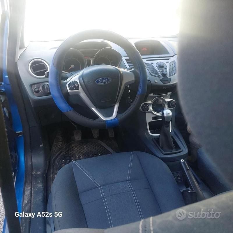 Usata Ford Fiesta 68 CV (50 kW) 2009 Blu Utilitaria
