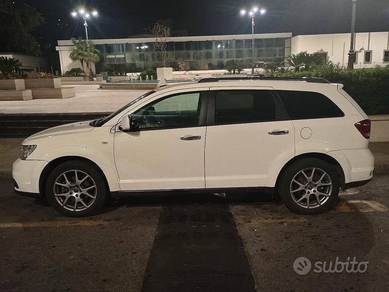 Usata Fiat Freemont Lounge 170 CV (125 kW) 2012 Bianco SUV