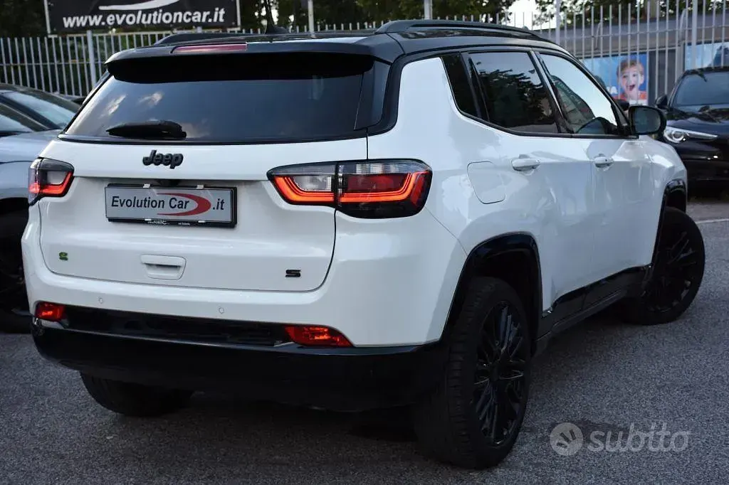 Usata Jeep Compass 131 CV (96 kW) 2023 Bianco pastello SUV
