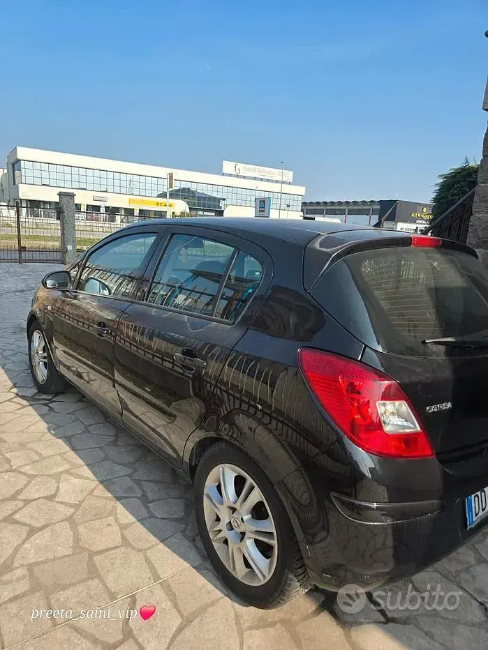Usata Opel Corsa 80 CV (58 kW) 2006 Nero Utilitaria