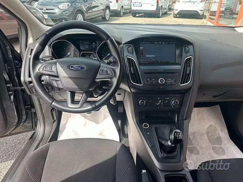 Usata Ford Focus Titanium 120 CV (88 kW) 2016 Grigio Berlina