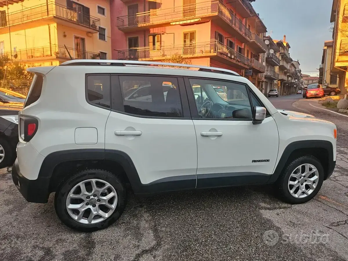 Usata Jeep Renegade Longitude 140 CV (102 kW) 2015 Bianco SUV