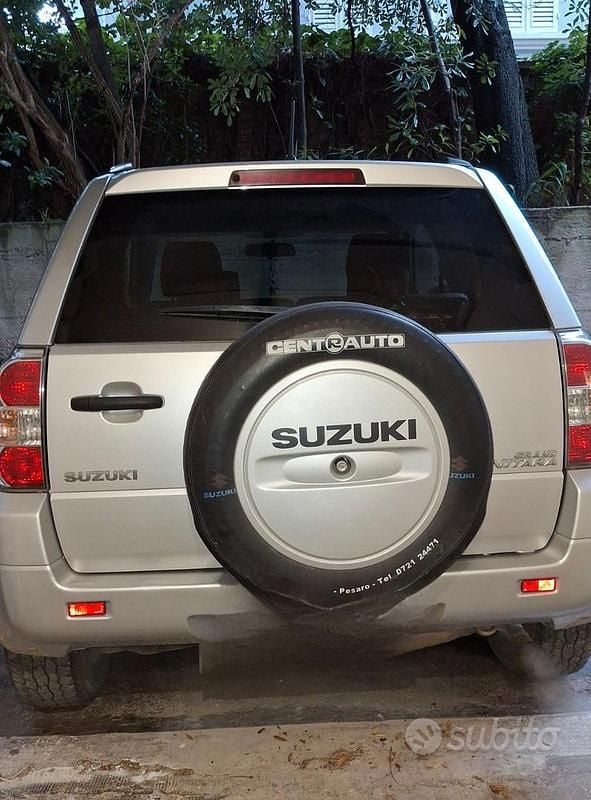 Usata Suzuki Grand Vitara 106 CV (77 kW) 2008 Grigio SUV
