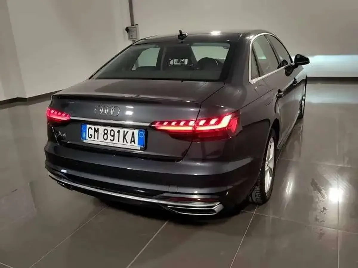 Usata Audi A4 Advanced Plus 136 CV (100 kW) 2023 Grigio manhattan Berlina