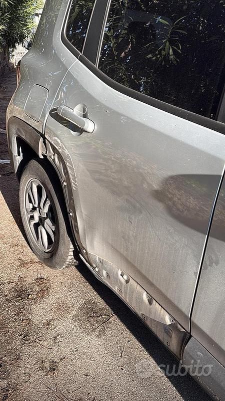 Grigio Usata 2021 Jeep Renegade SUV | 14.999 € (Super prezzo) - Immagine 1/4