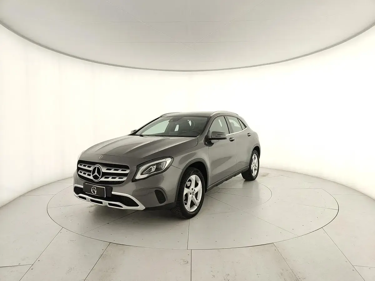 Usata Mercedes GLA200 156 CV (114 kW) 2019 SUV