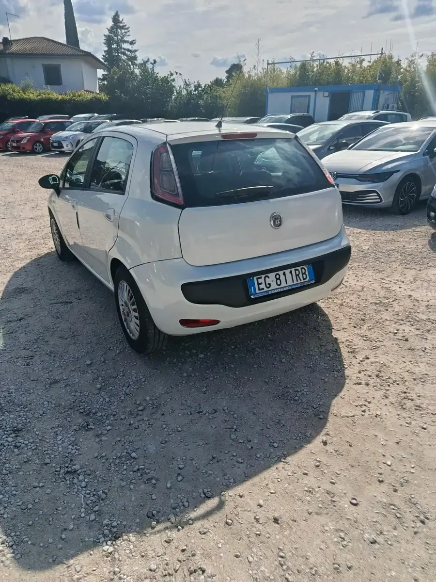 Usata Fiat Grande Punto S 75 CV (55 kW) 2011 Bianco Utilitaria