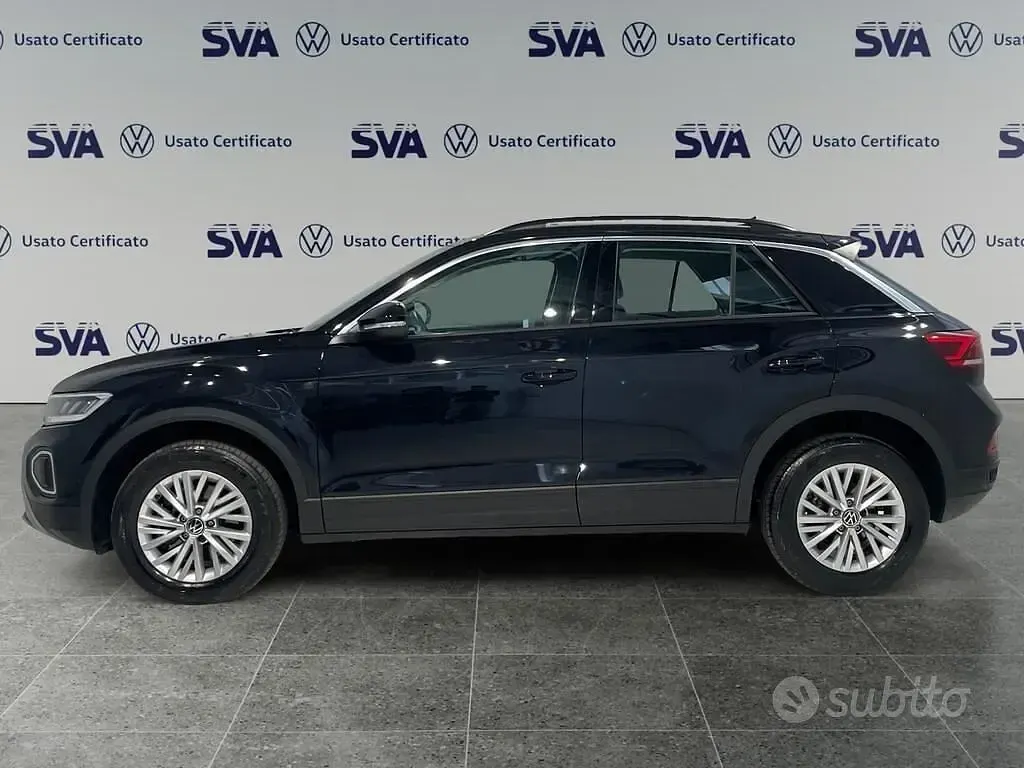 Usata VW T-Roc Life 150 CV (110 kW) 2025 Deep black SUV