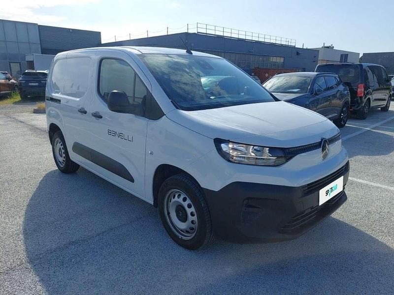 Usata Citroën Berlingo 131 CV (96 kW) 2024 Kaolin white Monovolume