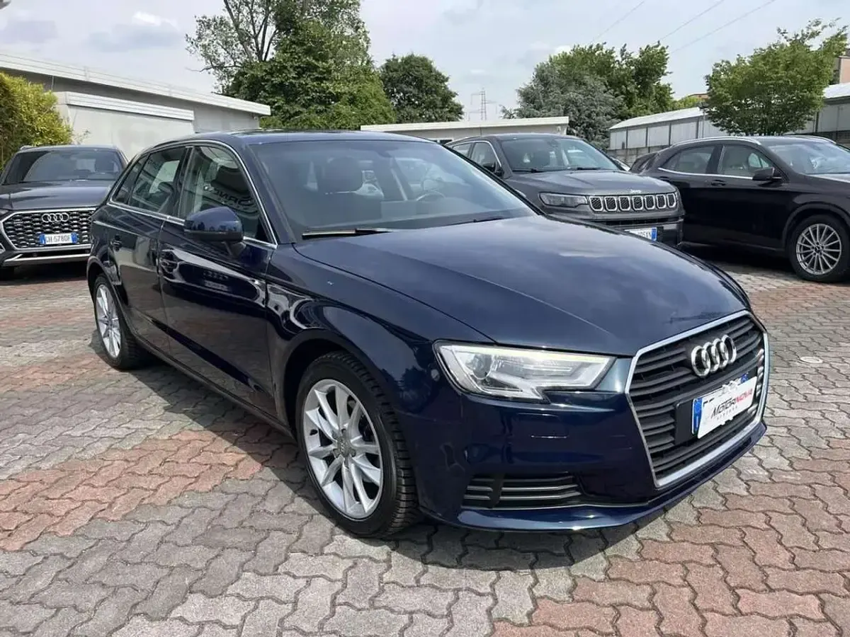Usata Audi A3 Business 110 CV (80 kW) 2016 Blu Berlina
